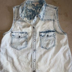 Gianni Bini Tops - Gianni Bini Denim Button Up Tank Top Gianni Bini Tops - Gianni Bini Denim Button Up Tank Top